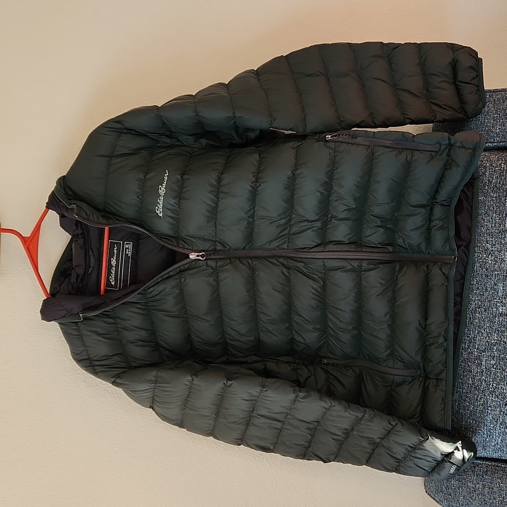 Men's Eddie Bauer size XL Hooded Down Jacket